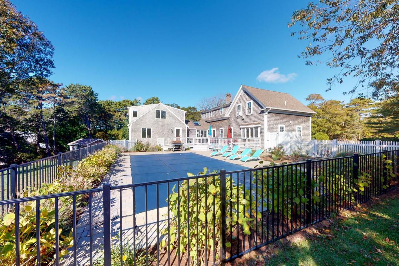 Stepping Stone Cottage Chatham Exterior photo